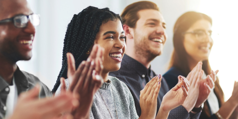 ¿Eres un profesional altamente calificado que busca una green card? La visa EB1A podría ser la respuesta Photo